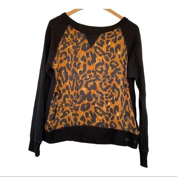 Seven7 scoop neck sweatshirt leopard print front M - Picture 7 of 7